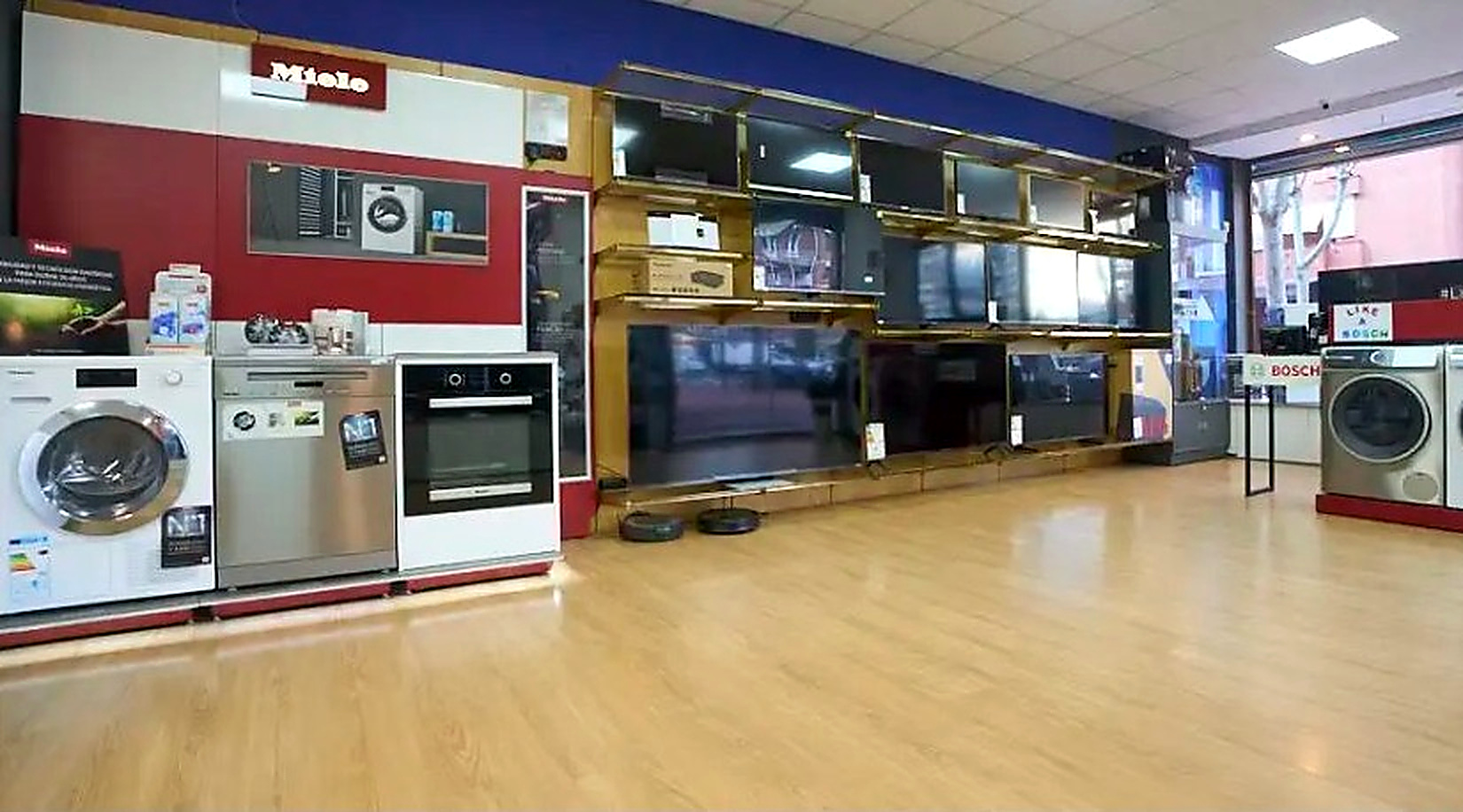 Interior de la tienda KELDE Electrodom&eacute;sticos